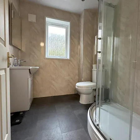 Two Bedroom Flat Close To Meadows With Free Parking Edinburgh Exterior photo