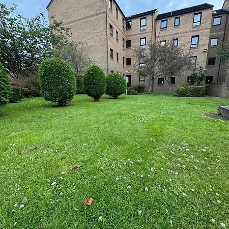 Two Bedroom Flat Close To Meadows With Free Parking Edinburgh Exterior photo