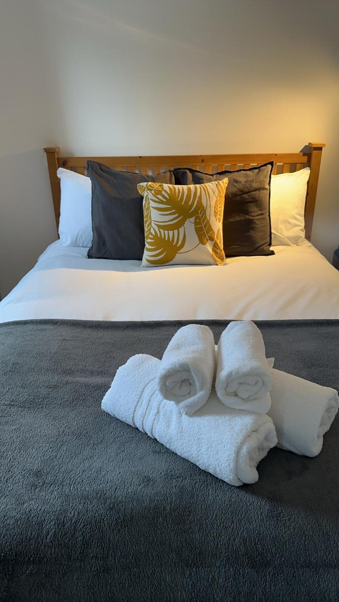 Two Bedroom Flat Close To Meadows With Free Parking EDI